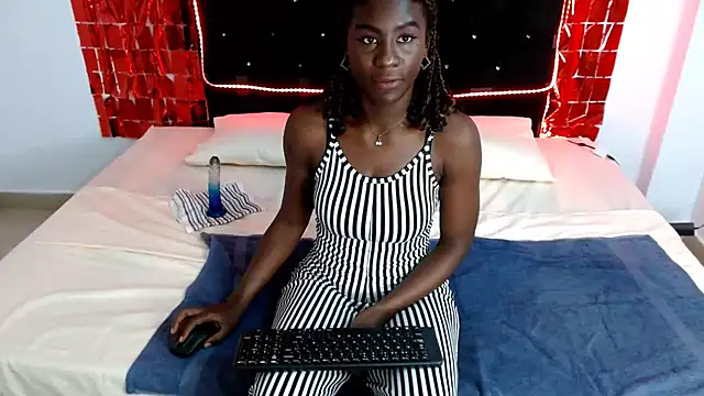 Snapshot of NaomiRosexxx chatting on 10-20-25, 01:55 NaomiRosexxx online show from 10-20-25, 01:55