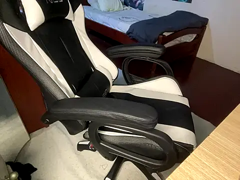 oppaboy online show from 10-31-25, 03:18