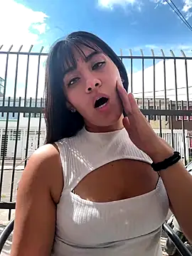 LunaMartinez Pink online show from 10-09-25, 07:12