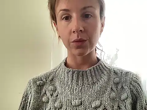 SweetblueberryXx online show from 10-17-25, 01:46