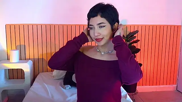emma web  online show from 06-18-26, 03:16