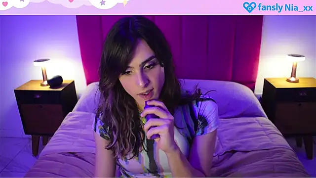 estrogen nia online show from 10-05-25, 12:09