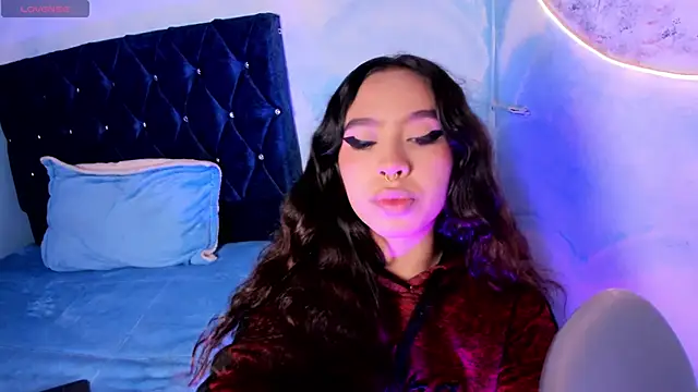 laylaa fox online show from 10-14-25, 06:52