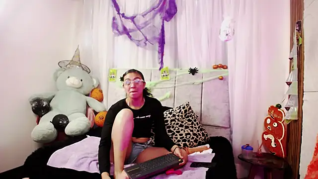 emy brunette online show from 10-17-25, 02:30