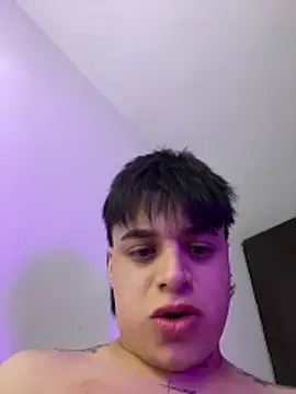 Snapshot of jeff2995_ chatting on 10-25-25, 04:53 jeff2995  online show from 10-25-25, 04:53