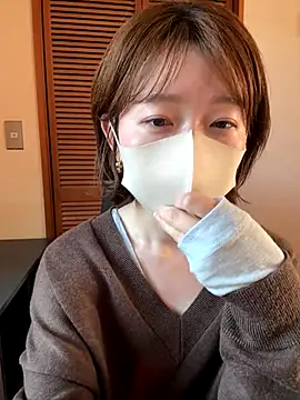 Snapshot of momo_yuipu chatting on 10-23-25, 02:11 momo yuipu online show from 10-23-25, 02:11
