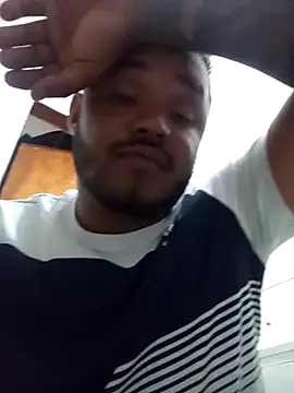 Snapshot of NatanSouza03 chatting on 10-01-25, 10:38 NatanSouza03 online show from 10-01-25, 10:38