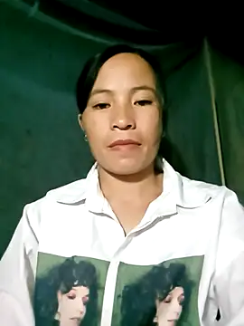 Snapshot of -Lauren- chatting on 10-07-25, 02:58 -Lauren- online show from 10-07-25, 02:58