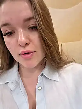 EmilyWhispers online show from 06-25-26, 05:06