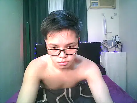 Snapshot of hot_babyboy26 chatting on 10-19-25, 08:15 hot babyboy26 online show from 10-19-25, 08:15