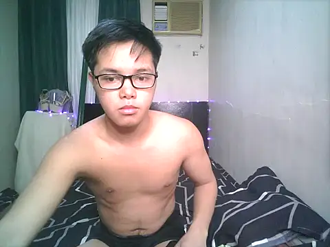 Snapshot of hot_babyboy26 chatting on 10-28-25, 05:22 hot babyboy26 online show from 10-28-25, 05:22