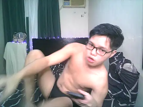 Snapshot of hot_babyboy26 chatting on 10-31-25, 11:44 hot babyboy26 online show from 10-31-25, 11:44