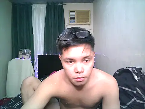 Snapshot of hot_babyboy26 chatting on 11-06-25, 11:33 hot babyboy26 online show from 11-06-25, 11:33