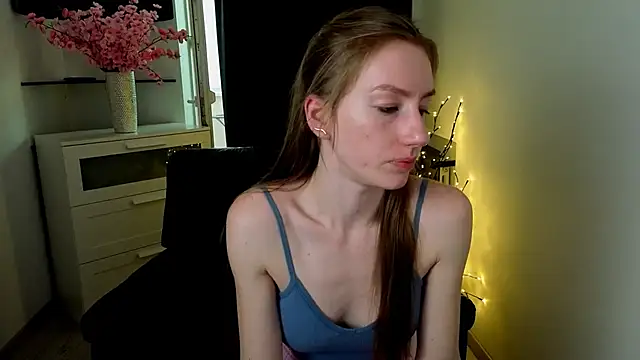 Snapshot of GoldenRose_ chatting on 03-05-26, 01:51 GoldenRose online show from 03-05-26, 01:51