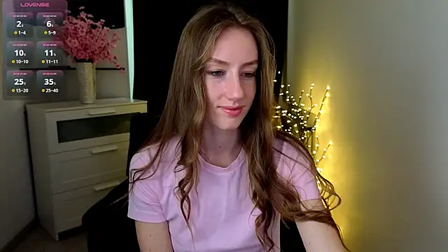 Snapshot of GoldenRose_ chatting on 03-08-26, 02:10 GoldenRose online show from 03-08-26, 02:10