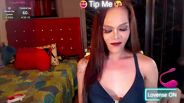 Snapshot of BombshellMARIA chatting on 03-17-26, 07:44 BombshellMARIA online show from 03-17-26, 07:44
