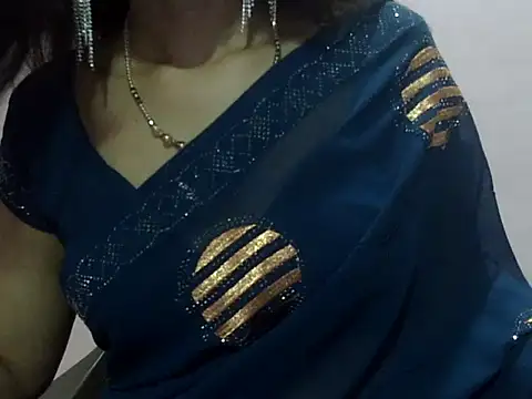 Snapshot of Laila_Cute chatting on 05-30-26, 04:37 Laila Cute online show from 05-30-26, 04:37