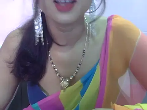Snapshot of Laila_Cute chatting on 05-31-26, 04:42 Laila Cute online show from 05-31-26, 04:42