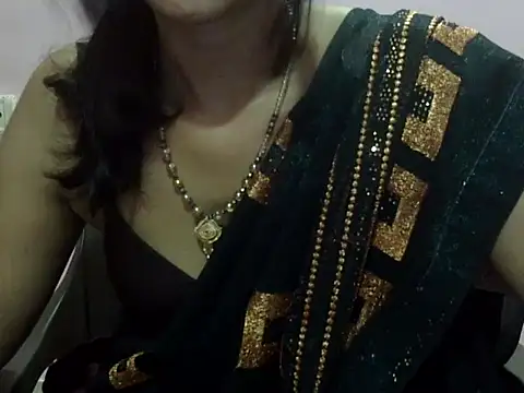 Snapshot of Laila_Cute chatting on 05-31-26, 04:47 Laila Cute online show from 05-31-26, 04:47
