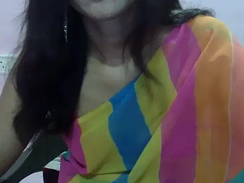 Snapshot of Laila_Cute chatting on 06-12-26, 04:00 Laila Cute online show from 06-12-26, 04:00