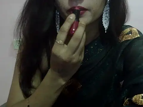 Snapshot of Laila_Cute chatting on 06-12-26, 04:06 Laila Cute online show from 06-12-26, 04:06
