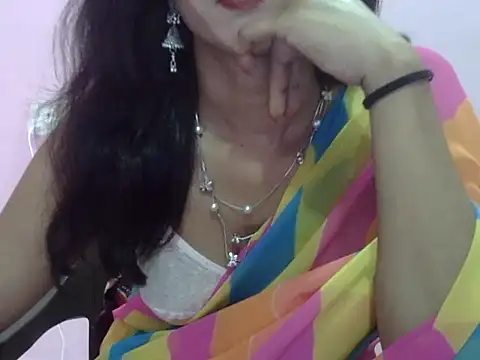 Snapshot of Laila_Cute chatting on 06-21-26, 04:48 Laila Cute online show from 06-21-26, 04:48