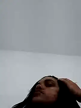 Snapshot of Saradasexy chatting on 10-26-25, 02:12 Saradasexy online show from 10-26-25, 02:12