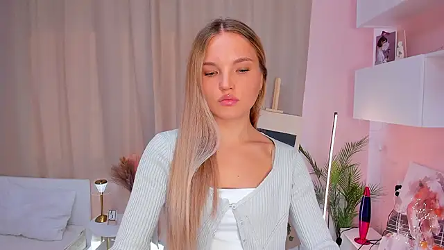 JulieLupo online show from 10-02-25, 07:04