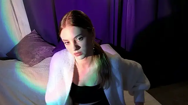 midnightMaya online show from 10-19-25, 07:58