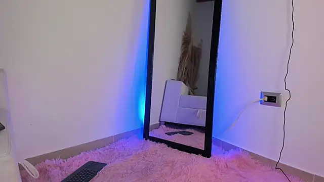 Snapshot of Thiago_Connor21 chatting on 11-19-25, 04:07 Thiago Connor21 online show from 11-19-25, 04:07