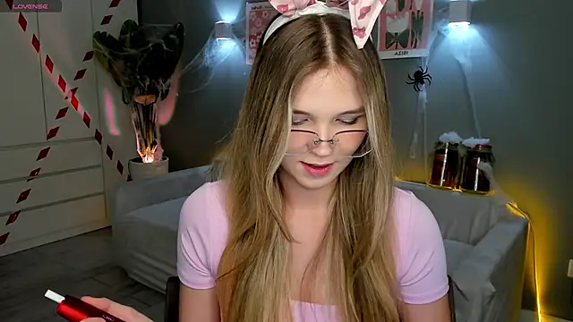 linakorvin online show from 10-30-25, 01:34