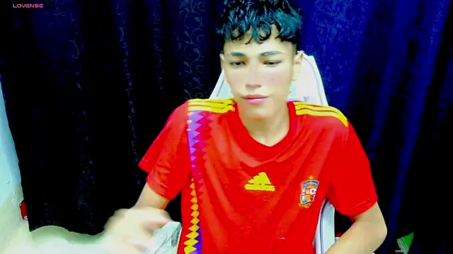 Snapshot of Im_david02 chatting on 11-08-25, 12:27 Im david02 online show from 11-08-25, 12:27