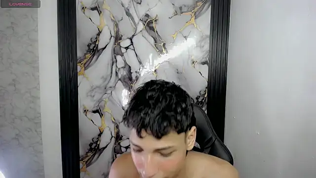 Snapshot of Im_david02 chatting on 12-02-25, 03:01 Im david02 online show from 12-02-25, 03:01