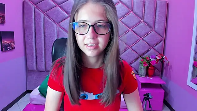 sarah sweett  online show from 04-11-26, 02:54