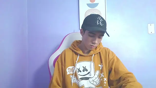 Hottie Guy online show from 11-11-25, 05:46