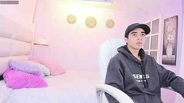 Hottie Guy online show from 11-12-25, 12:16