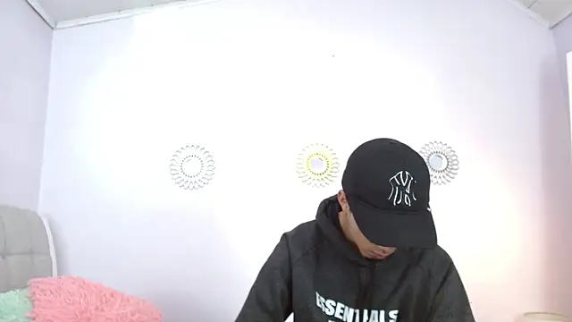 Hottie Guy online show from 11-24-25, 05:56