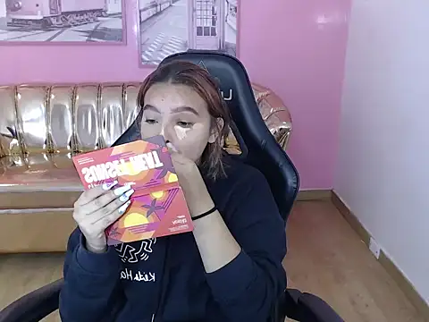 mia foster t online show from 10-18-25, 01:01