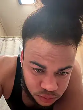 familia0210 online show from 10-17-25, 04:04