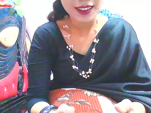 Snapshot of night_queeen7 chatting on 10-25-25, 02:46 night queeen7 online show from 10-25-25, 02:46