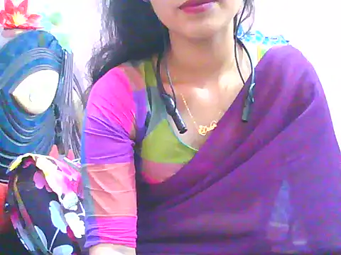 Snapshot of night_queeen7 chatting on 10-28-25, 07:05 night queeen7 online show from 10-28-25, 07:05