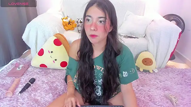 Snapshot of Jules_Angel chatting on 01-08-26, 08:22 Jules Angel online show from 01-08-26, 08:22