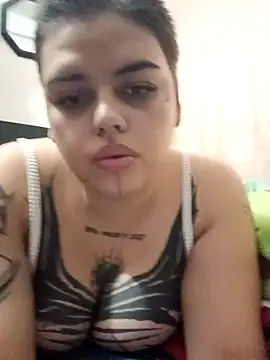 Snapshot of malboro_rojo chatting on 10-18-25, 12:17 malboro rojo online show from 10-18-25, 12:17