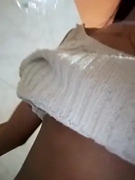 Snapshot of Jg135667 chatting on 10-21-25, 11:27 Jg135667 online show from 10-21-25, 11:27