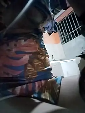 Snapshot of Jg135667 chatting on 11-13-25, 04:33 Jg135667 online show from 11-13-25, 04:33