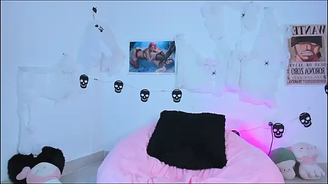 Miaengels  online show from 10-10-25, 12:09