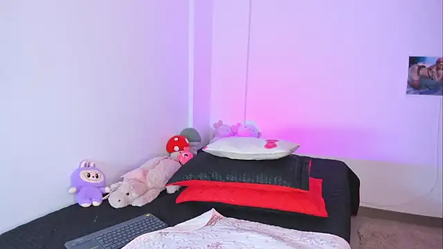 Miaengels  online show from 04-23-26, 12:12