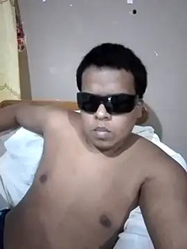 Snapshot of Ronald_ban chatting on 11-07-25, 04:12 Ronald ban online show from 11-07-25, 04:12