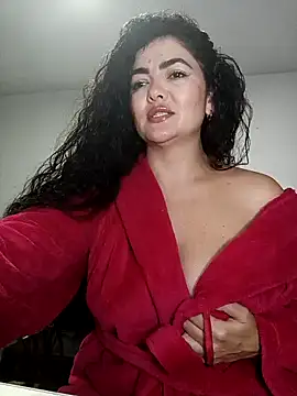 Snapshot of tutisex_ chatting on 10-22-25, 04:35 tutisex  online show from 10-22-25, 04:35