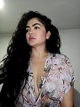 tutisex  online show from 11-06-25, 03:18